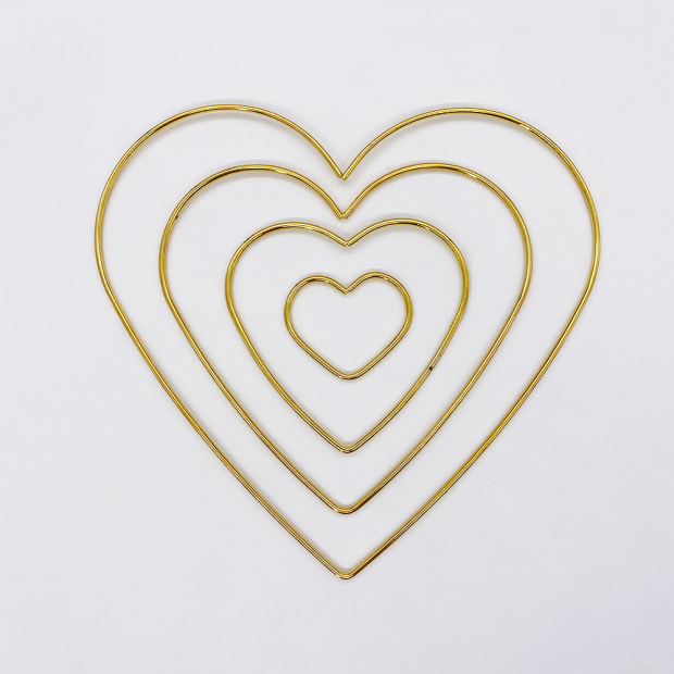 Cuore metallico in macramè