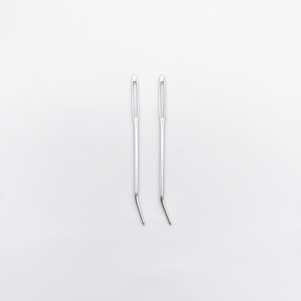 Curved-tip wool needles