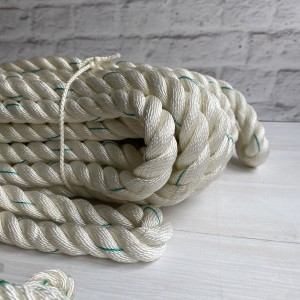 Nylon rope with splices