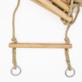 Escalera de cuerda de madera