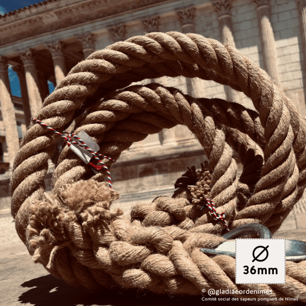 Indoor climbing rope