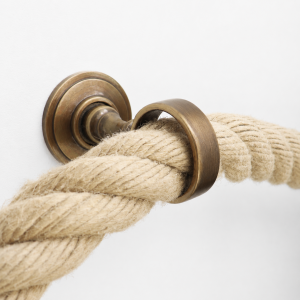 Anilla de pared para cuerda - Latón barnizado