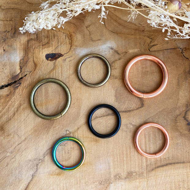 Bunter Ring, rund