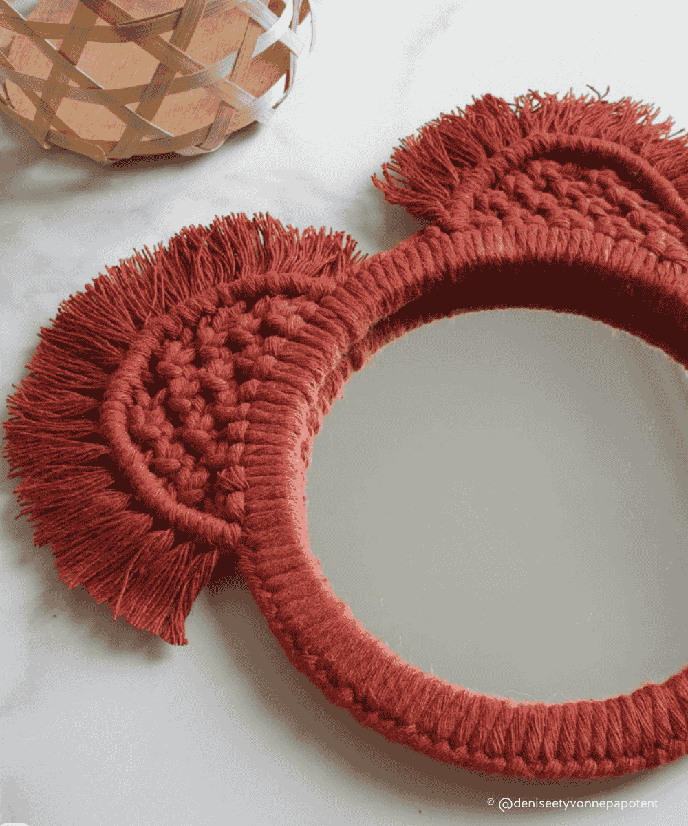 Miroir macramé Denis et Yvonne papotent