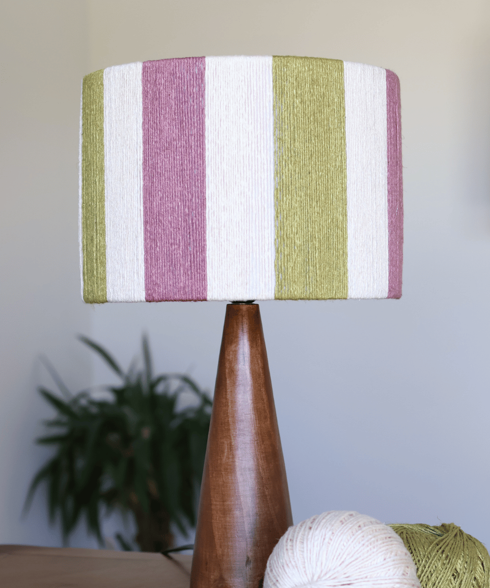 Lampe rayée tissée